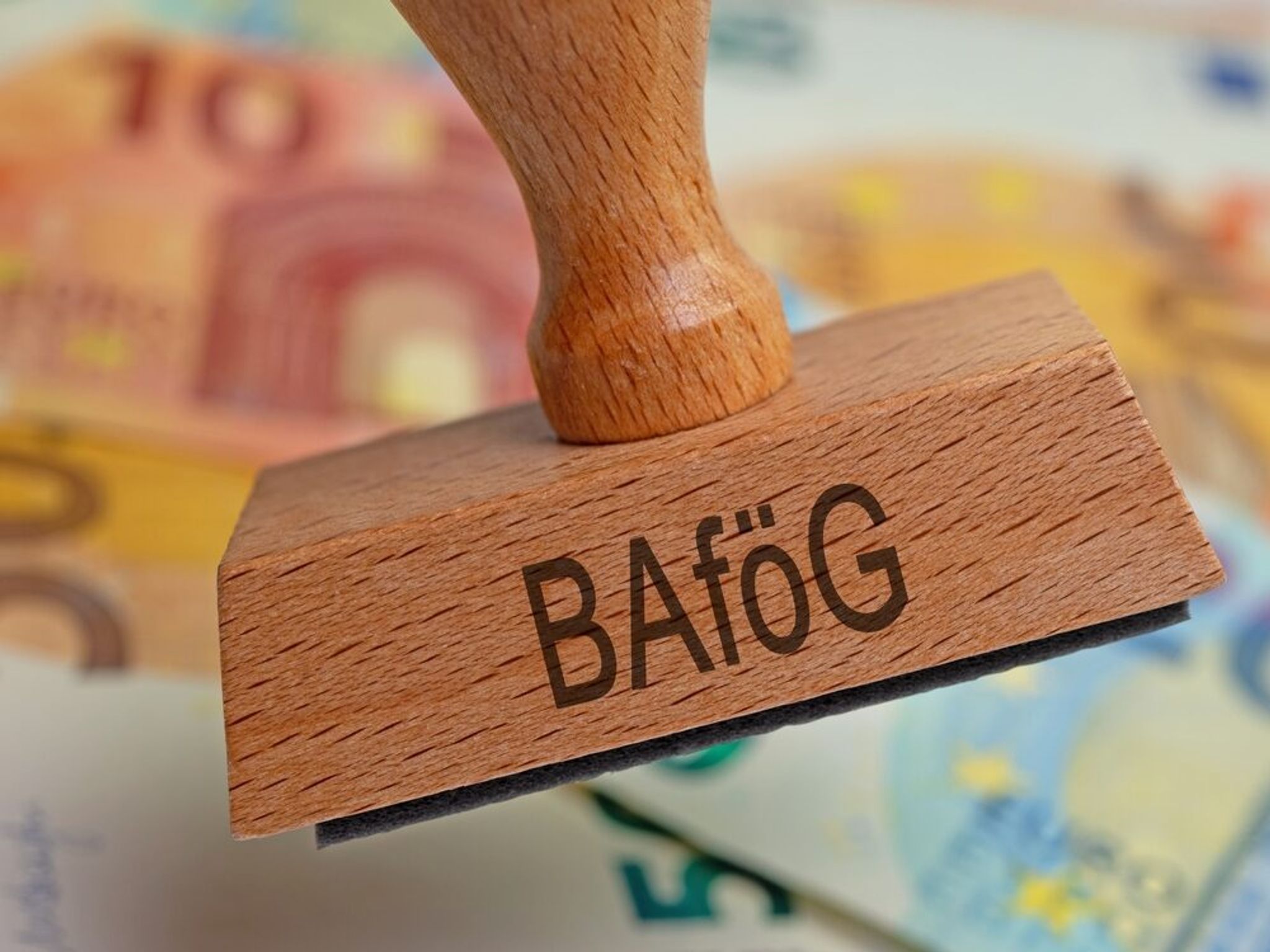 Um BAföG zu erhalten, muss das Auslandspraktikum mindestens 12 Wochen betragen.
